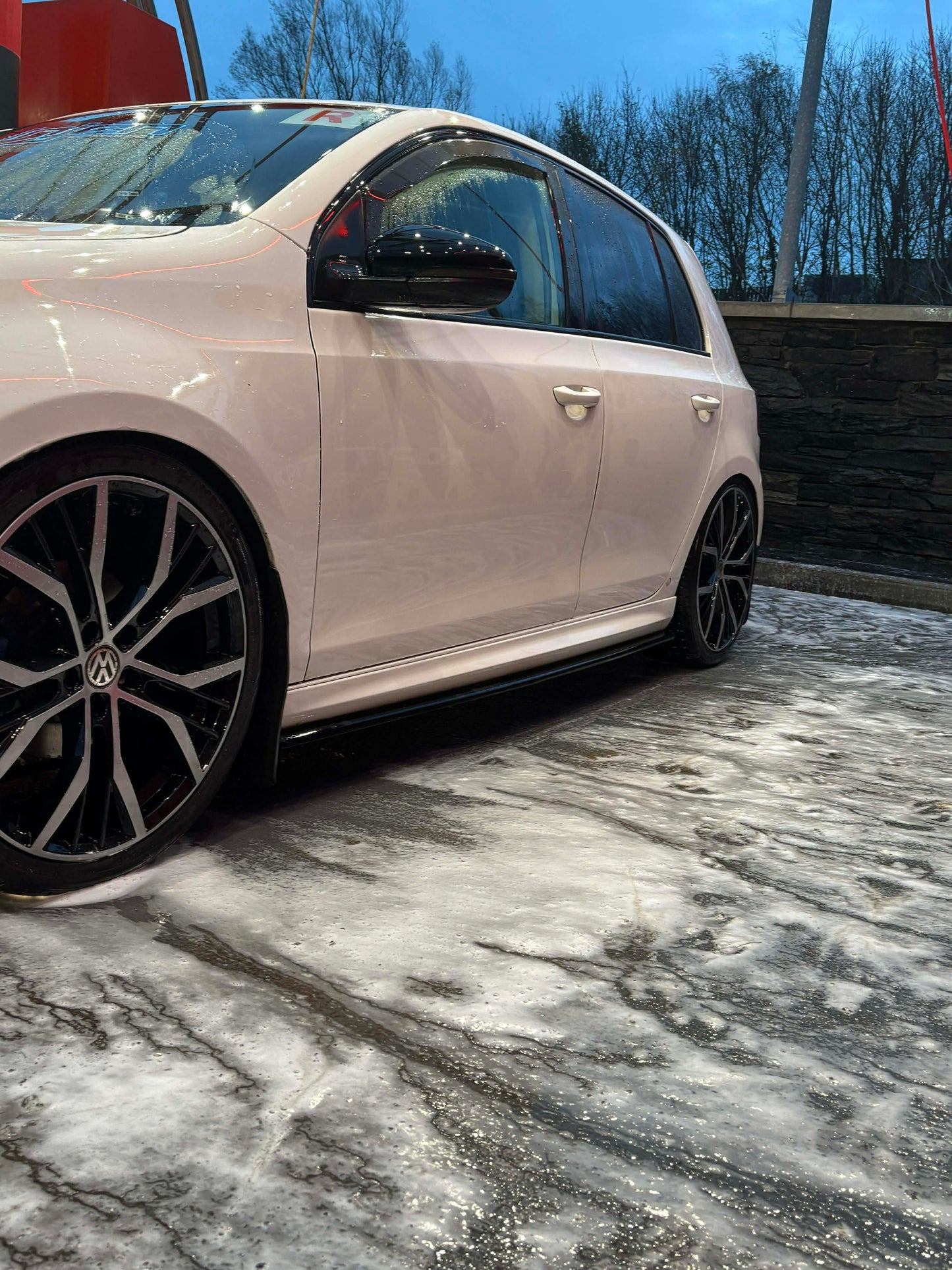 VW Golf MK6 R / R20 Front Lip & Side Skirt Extensions – Gloss Black